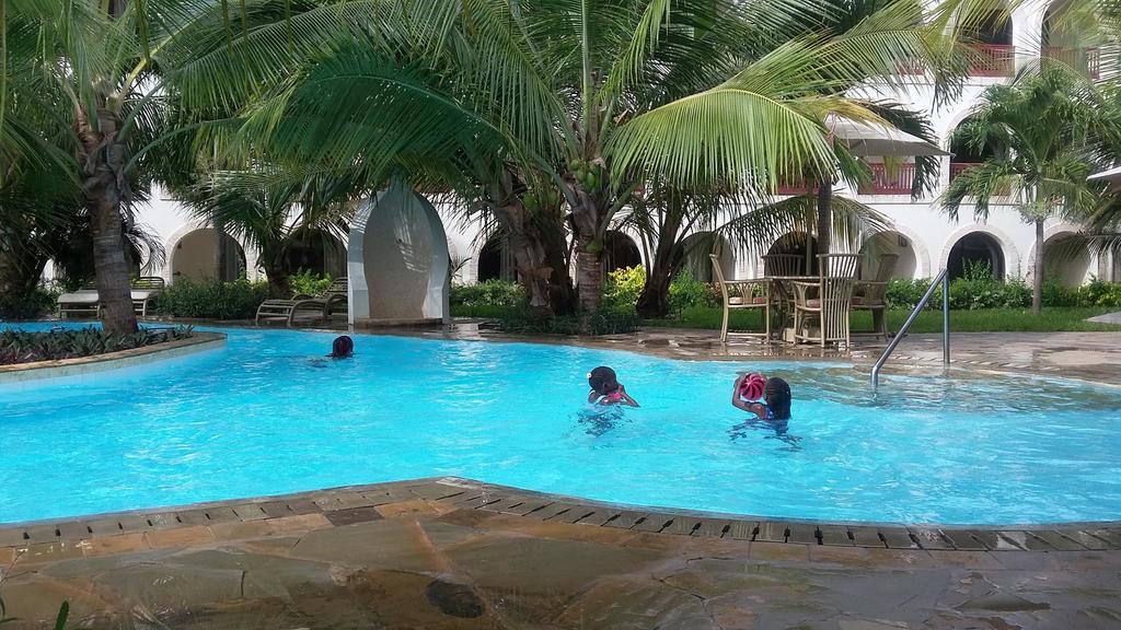 Lotfa Resort Diani Диани Бийч Екстериор снимка