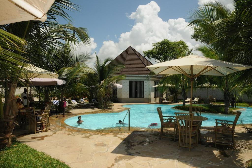 Lotfa Resort Diani Диани Бийч Екстериор снимка